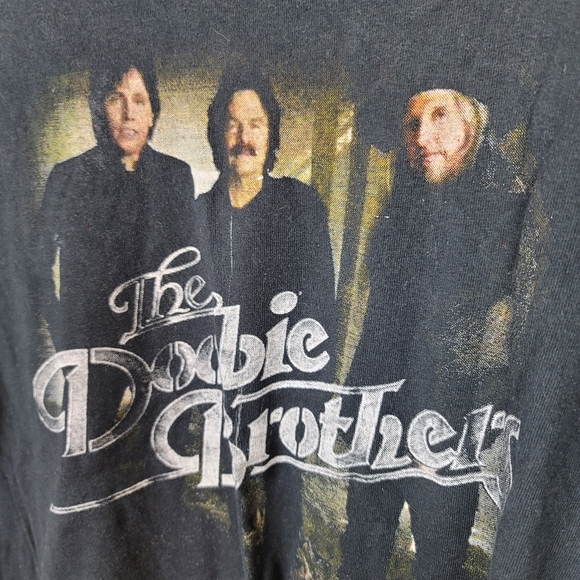 FIRM The Doobie Brothers 2018 Band Tour Tshirt size XL - Picture 2 of 5